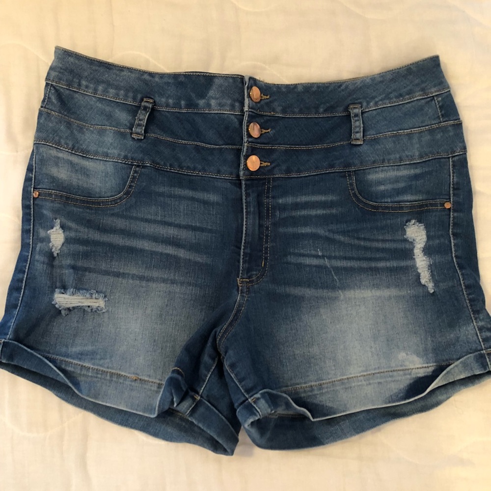 High waisted blue jean shorts
